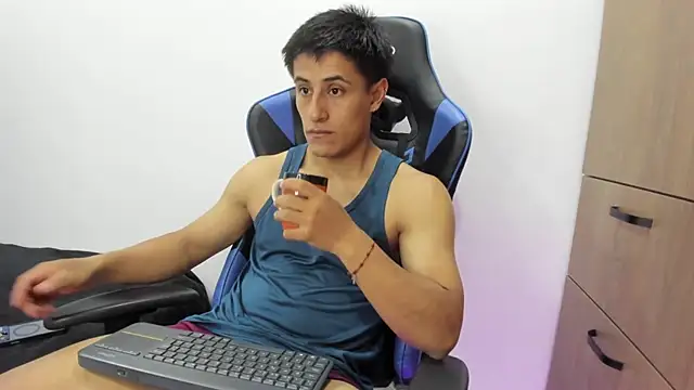 dorman boy online show from November 6, 2025, 1:06 am