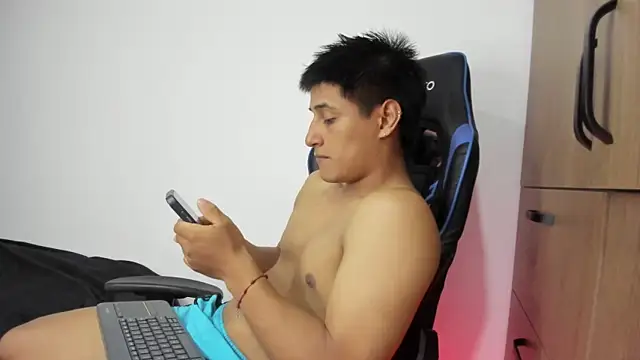 dorman boy online show from November 13, 2025, 4:11 am