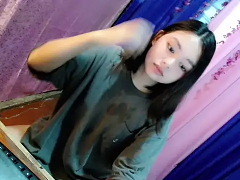 lustfullakim online show from November 28, 2025, 5:21 am