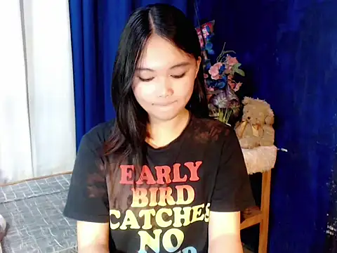 lustfullakim online show from February 15, 2026, 12:58 pm