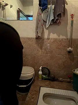 Snapshot of daaqnn chatting on December 18, 2025, 11:44 pm daaqnn online show from December 18, 2025, 11:44 pm