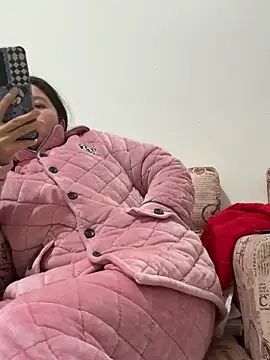 Snapshot of daaqnn chatting on January 6, 2026, 12:31 pm daaqnn online show from January 6, 2026, 12:31 pm