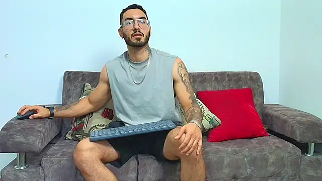 thebadboys05 online show from June 18, 2026, 12:00 am