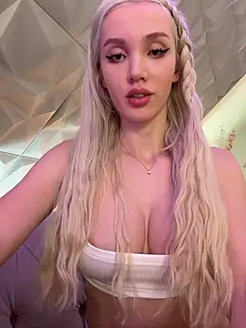 Lana-Grey online show from February 21, 2026, 11:39 pm