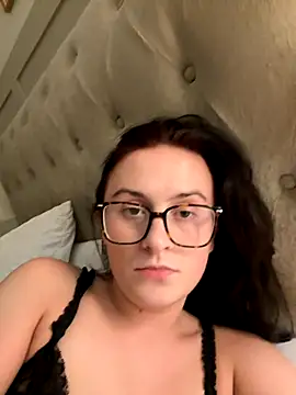 EmLovesxx online show from November 8, 2025, 12:22 am