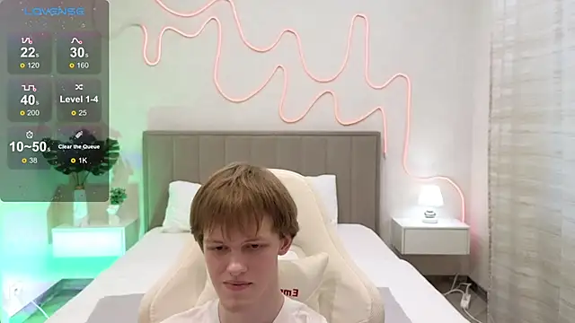 Snapshot of Fakeangel87 chatting on November 4, 2025, 9:08 am Fakeangel87 online show from November 4, 2025, 9:08 am