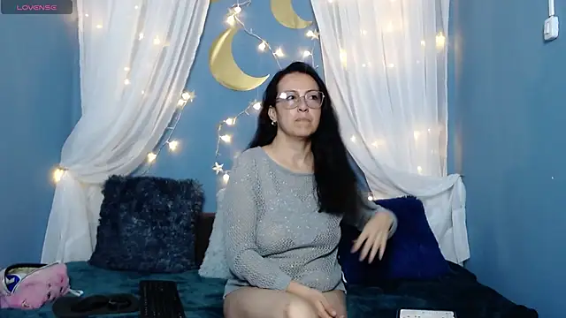 Lauryn Jones online show from November 21, 2025, 3:00 pm