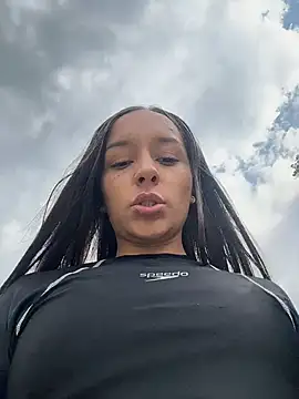 Brunettecollins05 online show from December 13, 2025, 7:53 pm