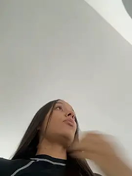 Brunettecollins05 online show from January 17, 2026, 7:39 pm