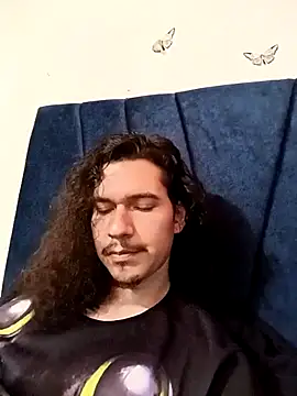 OnixAgata0 online show from April 12, 2026, 8:47 pm