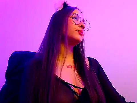 Snapshot of HanaLush27 chatting on November 6, 2025, 12:44 am HanaLush27 online show from November 6, 2025, 12:44 am