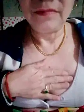 small-house123 online show from February 6, 2026, 1:25 pm