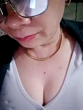 small-house123 online show from February 7, 2026, 10:52 am