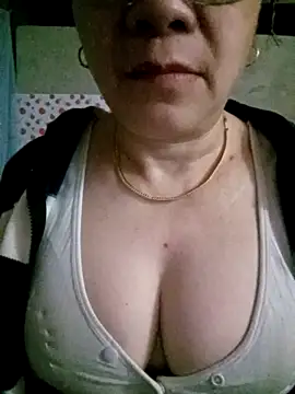 small-house123 online show from February 21, 2026, 7:15 pm