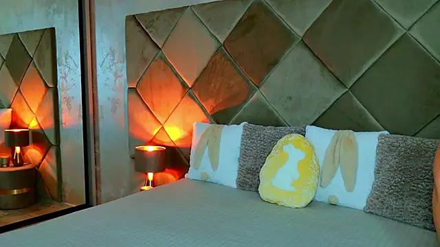 Myla-b online show from April 7, 2026, 7:14 pm