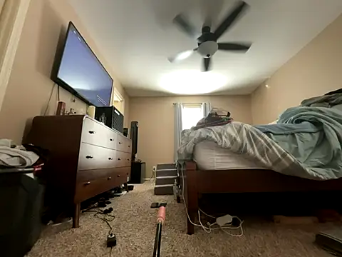 Snapshot of Antnjon chatting on December 3, 2025, 7:56 pm Antnjon online show from December 3, 2025, 7:56 pm