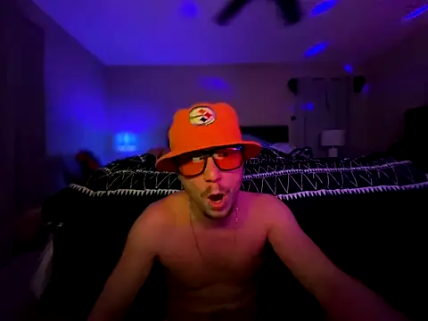 Snapshot of Antnjon chatting on December 14, 2025, 2:17 am Antnjon online show from December 14, 2025, 2:17 am