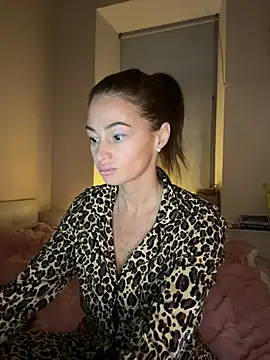 Snapshot of Sindy_Energy chatting on February 3, 2026, 4:34 pm Sindy Energy online show from February 3, 2026, 4:34 pm