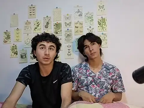 Snapshot of Raven_Eclipse chatting on April 14, 2026, 12:16 am Raven Eclipse online show from April 14, 2026, 12:16 am