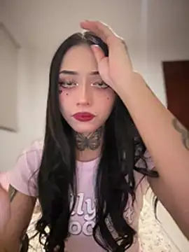 JIORYOvO online show from April 5, 2026, 5:15 am