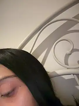 JIORYOvO online show from July 10, 2026, 3:33 am