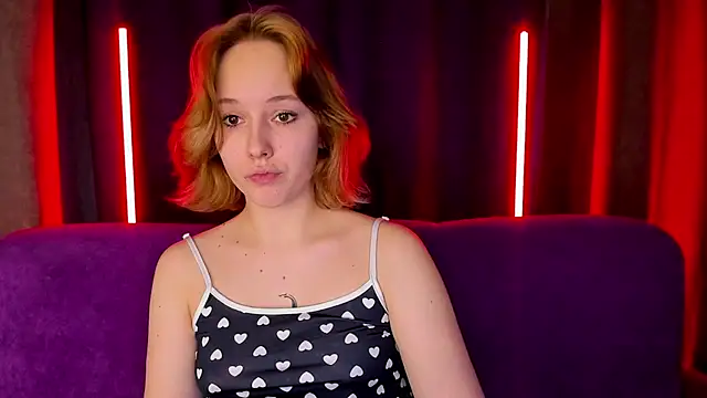 Snapshot of RikkiChoco chatting on February 5, 2026, 8:19 am RikkiChoco online show from February 5, 2026, 8:19 am