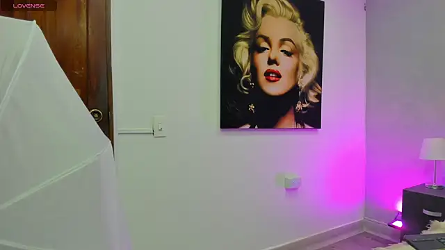 kendra london online show from November 26, 2025, 11:11 am