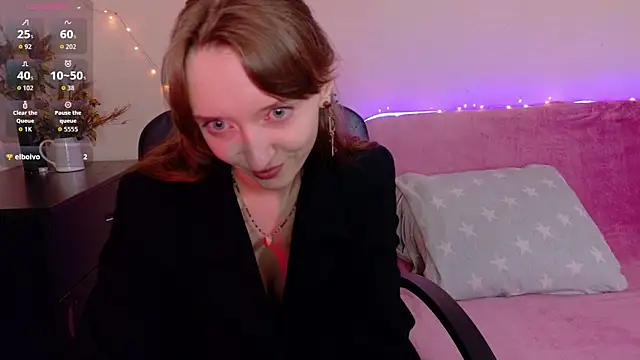 TinyMuse  online show from November 18, 2025, 6:23 pm