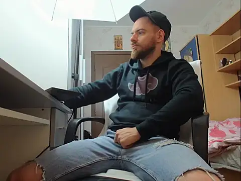 Ryanstone  online show from November 17, 2025, 4:51 am