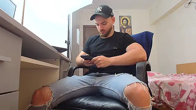 Ryanstone  online show from June 3, 2026, 4:26 am
