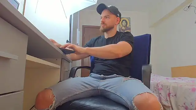 Ryanstone  online show from June 20, 2026, 6:16 am