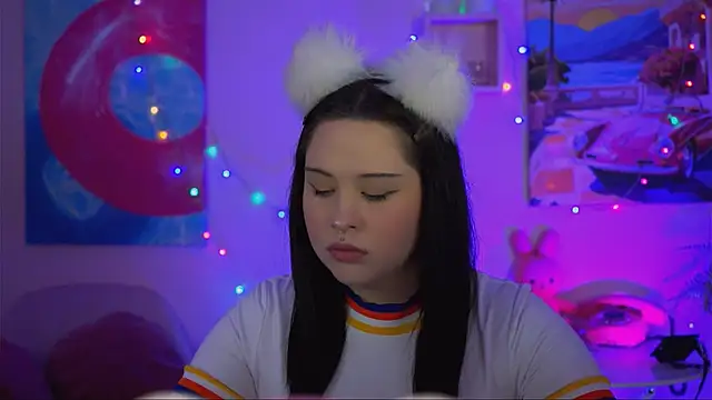 Snapshot of TinaBakers_ chatting on November 3, 2025, 1:01 pm TinaBakers  online show from November 3, 2025, 1:01 pm