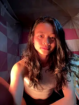 Snapshot of Li_ve chatting on December 18, 2025, 2:50 am Li ve online show from December 18, 2025, 2:50 am