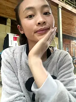 Snapshot of Li_ve chatting on December 22, 2025, 10:01 am Li ve online show from December 22, 2025, 10:01 am