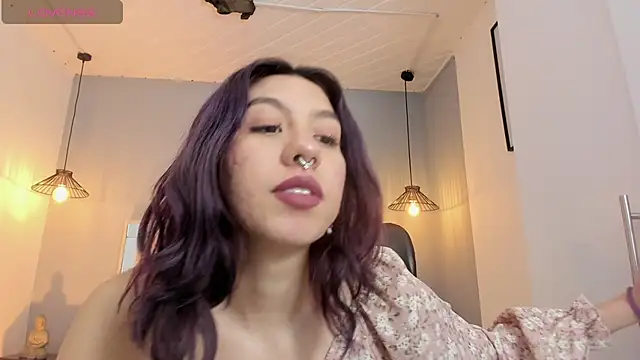 zoe-moreau online show from February 24, 2026, 8:07 pm