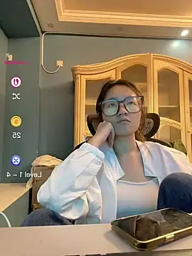 yanyan-688 online show from July 29, 2026, 9:18 am
