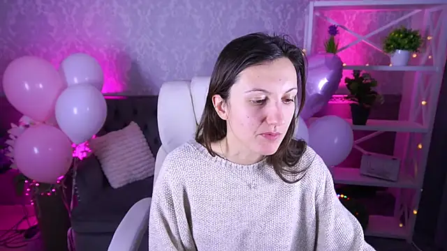 ZafiraMoonn online show from February 16, 2026, 1:51 pm