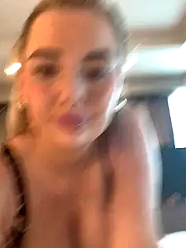 Snapshot of xxxrosie123 chatting on November 4, 2025, 12:48 pm xxxrosie123 online show from November 4, 2025, 12:48 pm