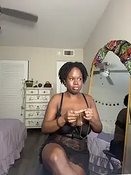 ladiosa selene online show from March 16, 2026, 9:52 pm