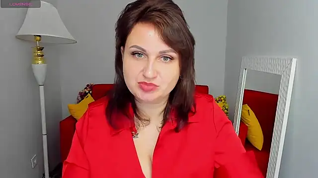 Snapshot of Helen_Rossi chatting on November 17, 2025, 6:41 am Helen Rossi online show from November 17, 2025, 6:41 am