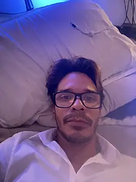 Antoniobiague online show from February 15, 2026, 2:19 am