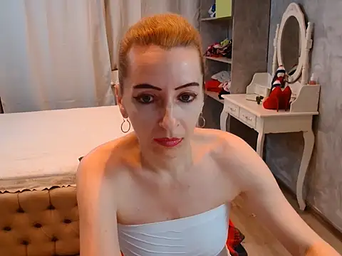 AnneDevrim online show from December 2, 2025, 7:14 am