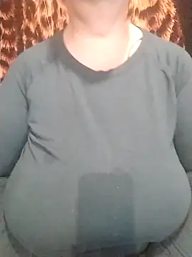 Snapshot of MyHoneyKira chatting on November 10, 2025, 7:40 am MyHoneyKira online show from November 10, 2025, 7:40 am