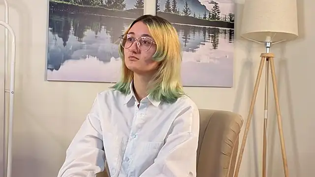 Snapshot of JoannieDrissel chatting on November 4, 2025, 10:58 am JoannieDrissel online show from November 4, 2025, 10:58 am