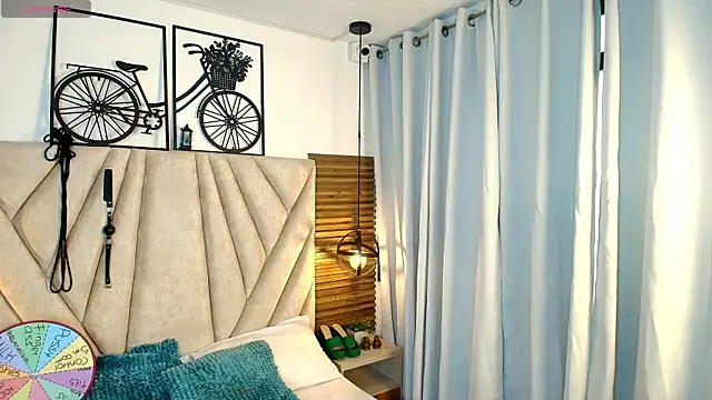 Snapshot of KimberlyFox_t chatting on April 14, 2026, 12:33 pm KimberlyFox t online show from April 14, 2026, 12:33 pm