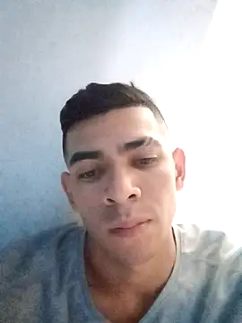 Snapshot of Drian1010 chatting on November 3, 2025, 5:36 pm Drian1010 online show from November 3, 2025, 5:36 pm