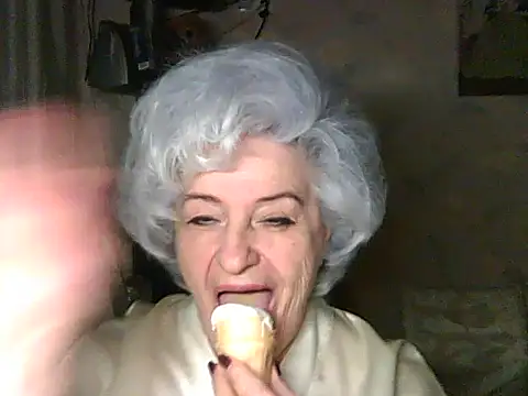 Snapshot of ValeriaKroww chatting on November 9, 2025, 7:45 pm ValeriaKroww online show from November 9, 2025, 7:45 pm