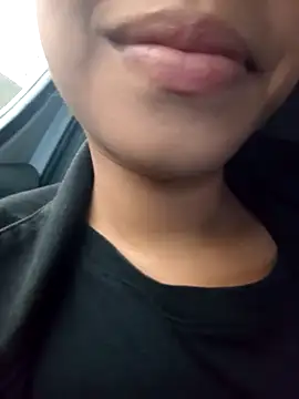 Snapshot of Morenaizzy chatting on November 6, 2025, 2:40 pm Morenaizzy online show from November 6, 2025, 2:40 pm