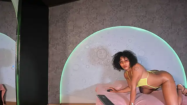 Shanelsmith online show from February 19, 2026, 10:17 pm