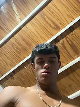 Snapshot of meliodas_23cm chatting on November 25, 2025, 4:01 am meliodas 23cm online show from November 25, 2025, 4:01 am